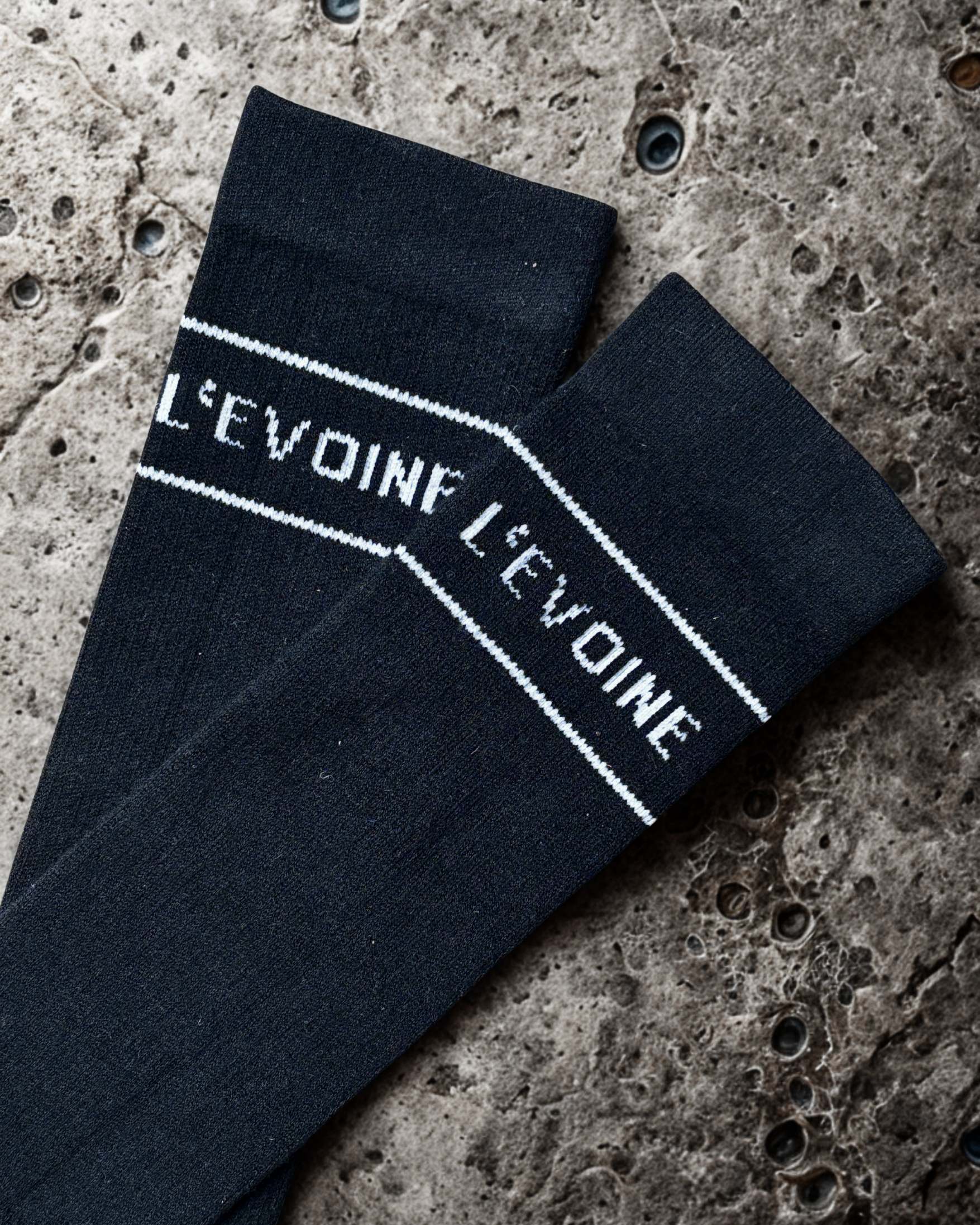 schwarze Reitsocken aus Alpakawolle