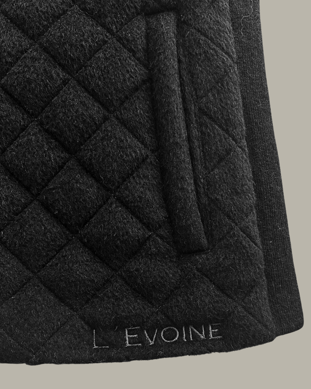 L'Evoine Reitweste Alpakawolle schwarz