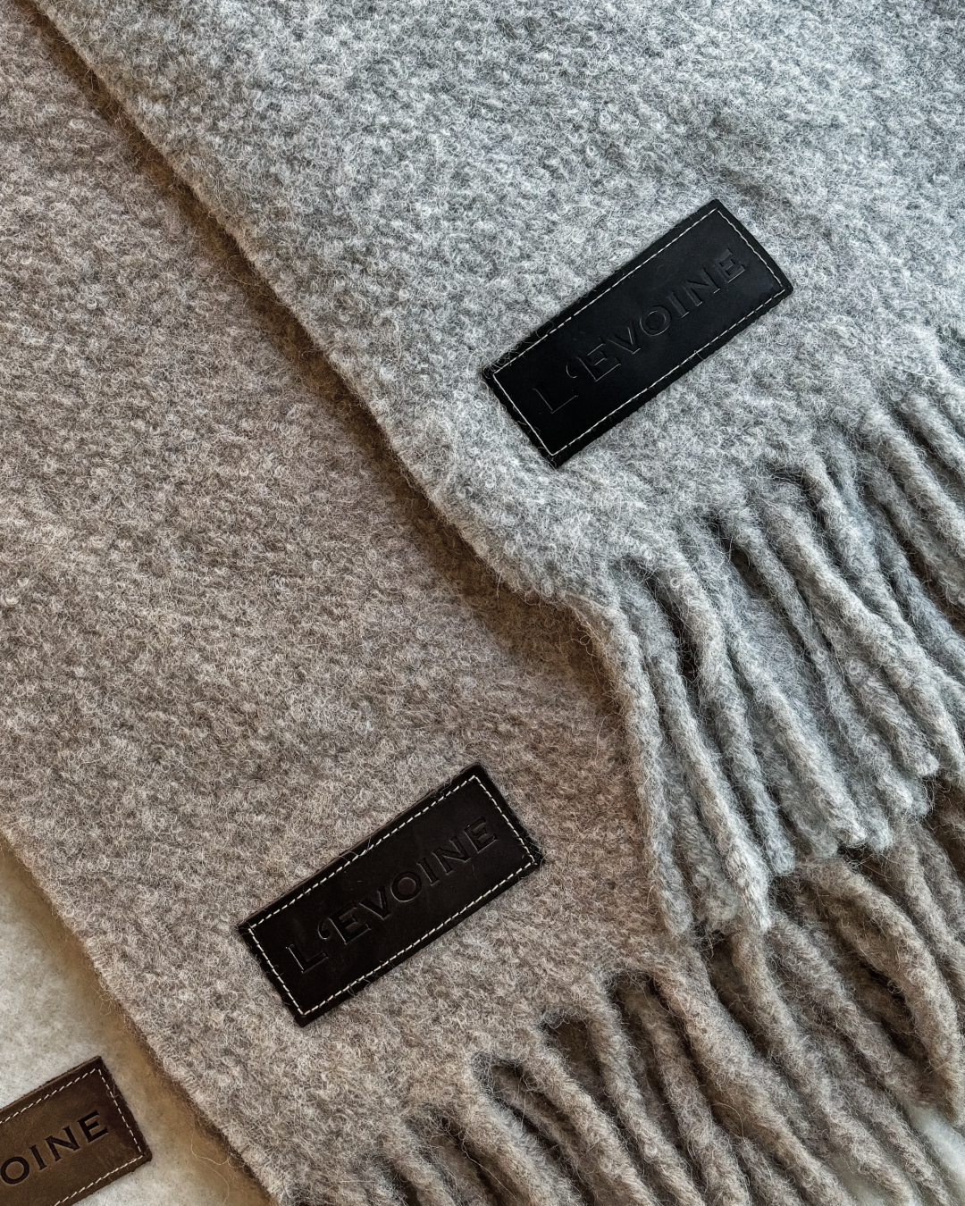 Kuscheldecke beige – weiche Bouclé-Struktur im Detail