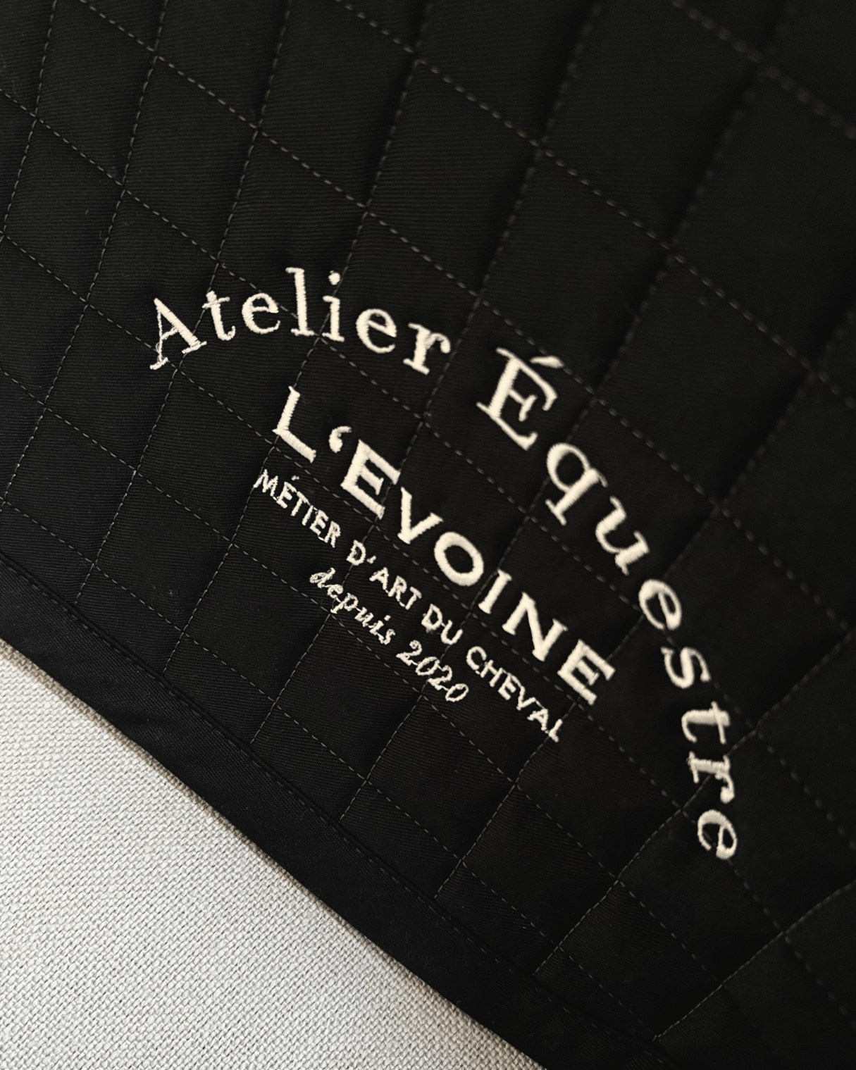 Springschabracke Baumwolle Logo L'Evoine